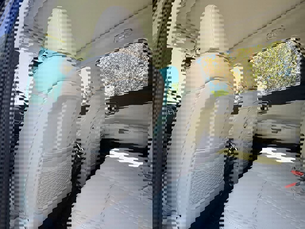 Certified 2025 Kia Sorento S w/ Panoramic Sunroof Package image 17