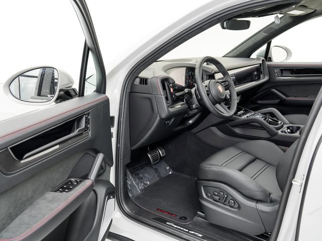 New 2026 Porsche Cayenne GTS image 7