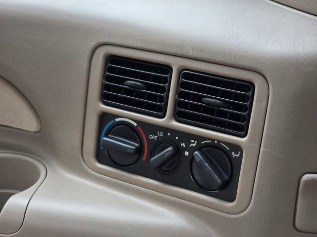 Used 1998 Toyota Sienna CE image 29