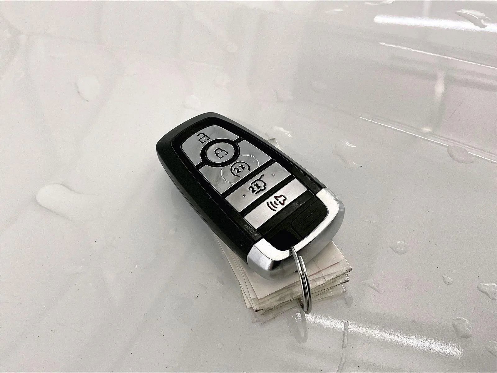 Used 2021 Ford Escape SEL w/ Technology Package AWD/4WD image 9