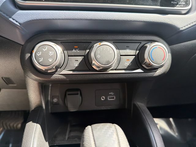 Used 2023 Nissan Versa SV FWD image 20