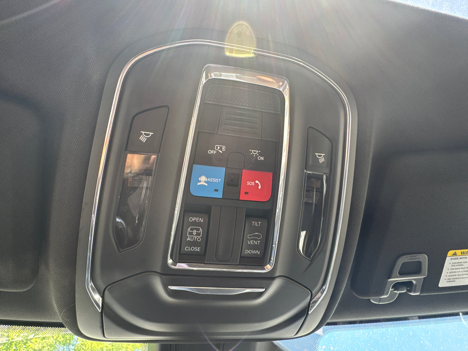 Used 2025 Jeep Grand Cherokee Laredo X RWD image 27