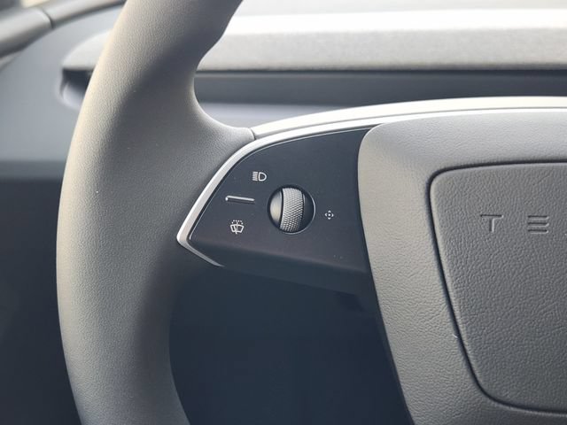 Used 2026 Tesla Model Y AWD image 33