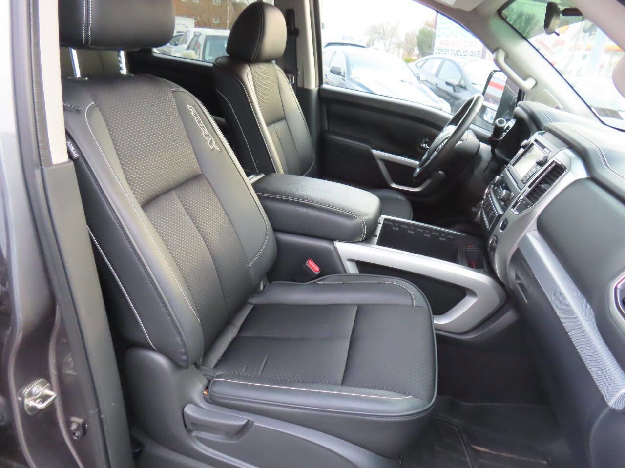 Used 2017 Nissan Titan PRO-4X image 27