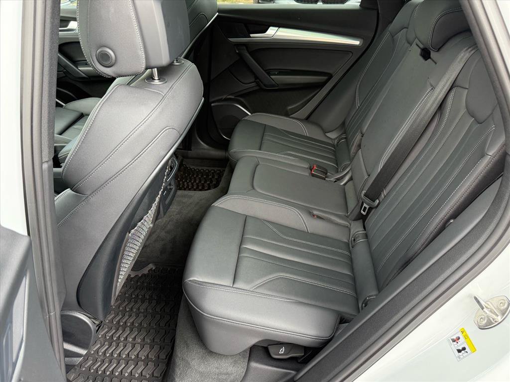 Certified 2025 Audi Q5 2.0T Premium w/ Convenience Plus Package AWD/4WD image 11