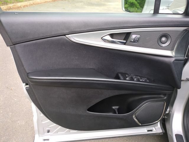 Used 2016 Lincoln MKX Reserve FWD image 12