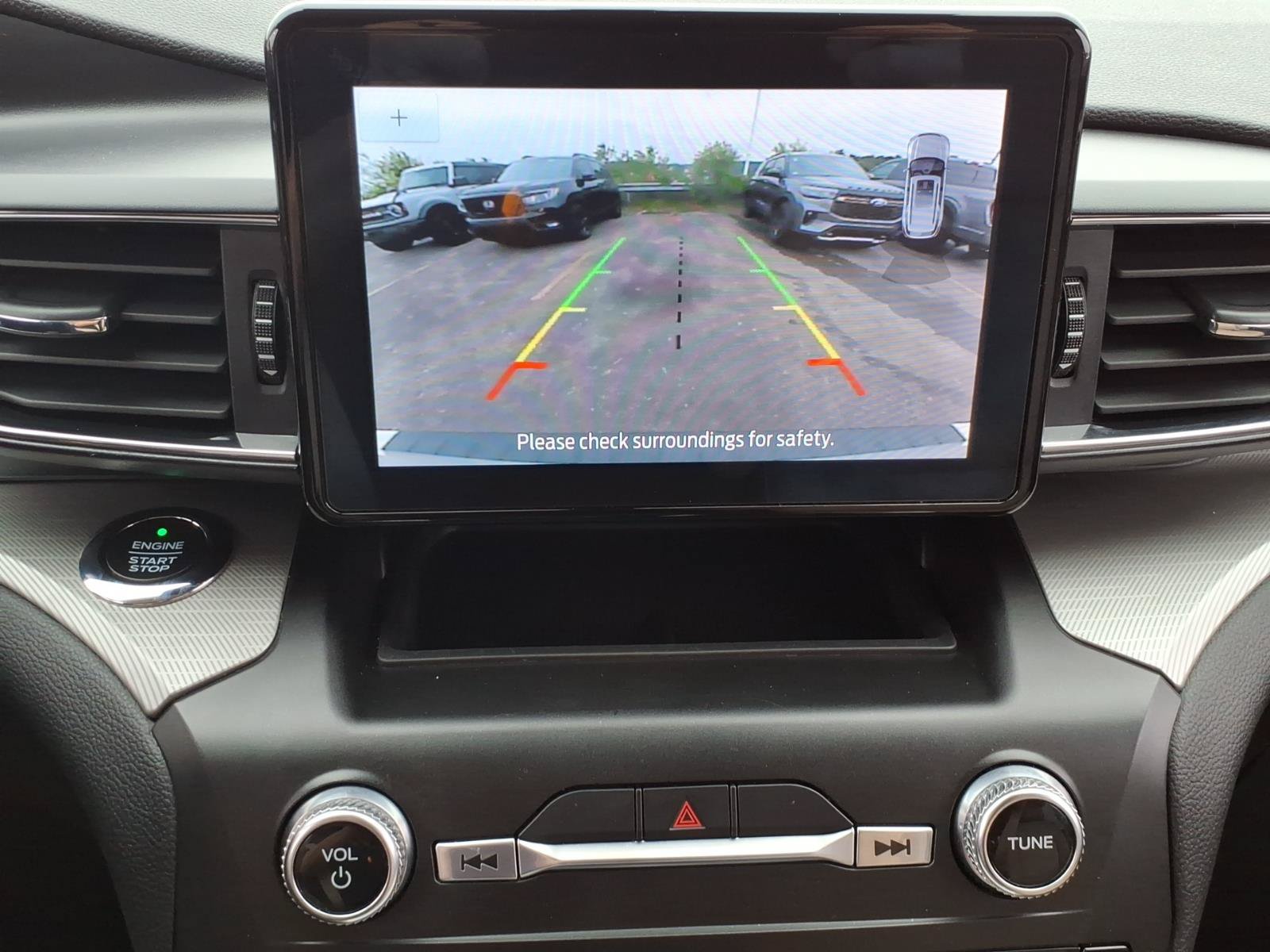 Used 2020 Ford Explorer XLT w/ Equipment Group 202A AWD/4WD image 15