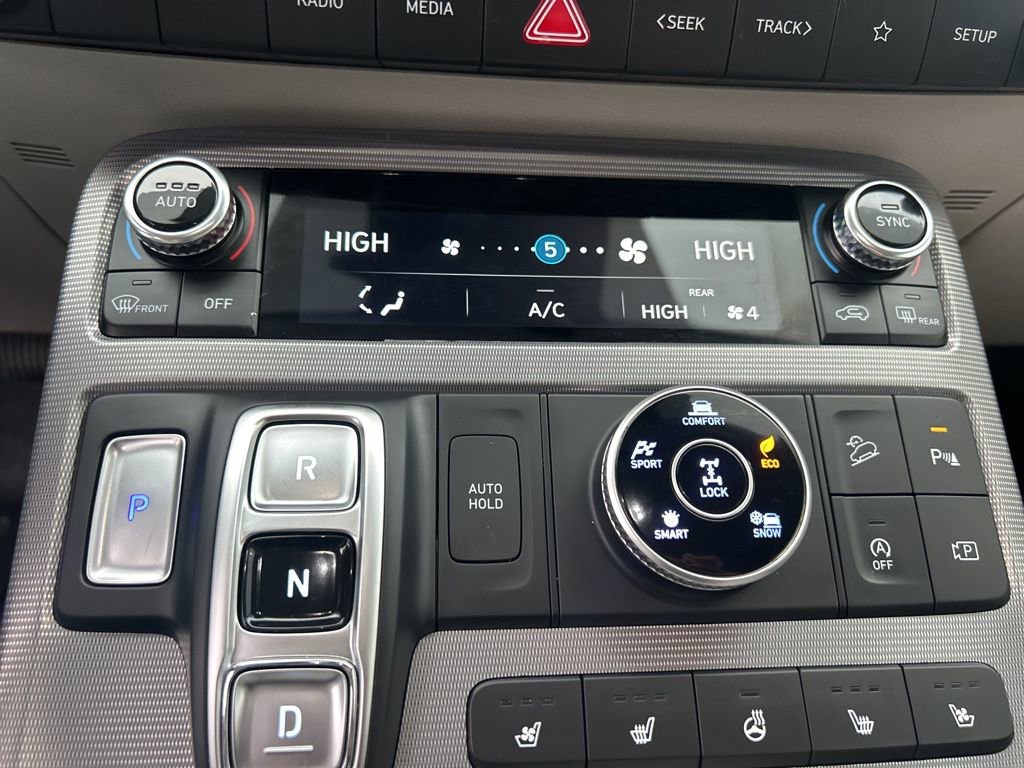 Used 2023 Hyundai Palisade Calligraphy image 32