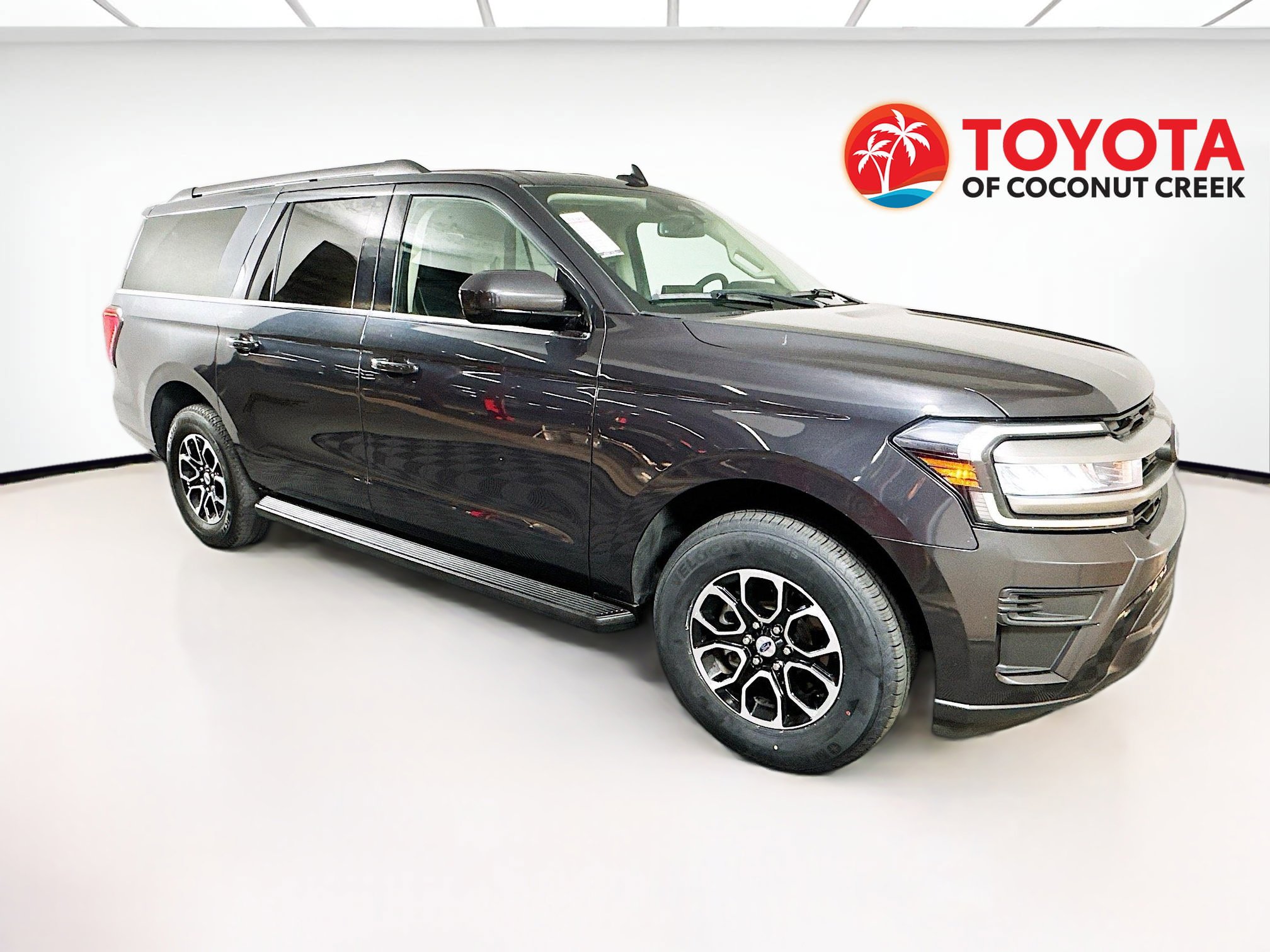 Used 2024 Ford Expedition Max XLT image 1