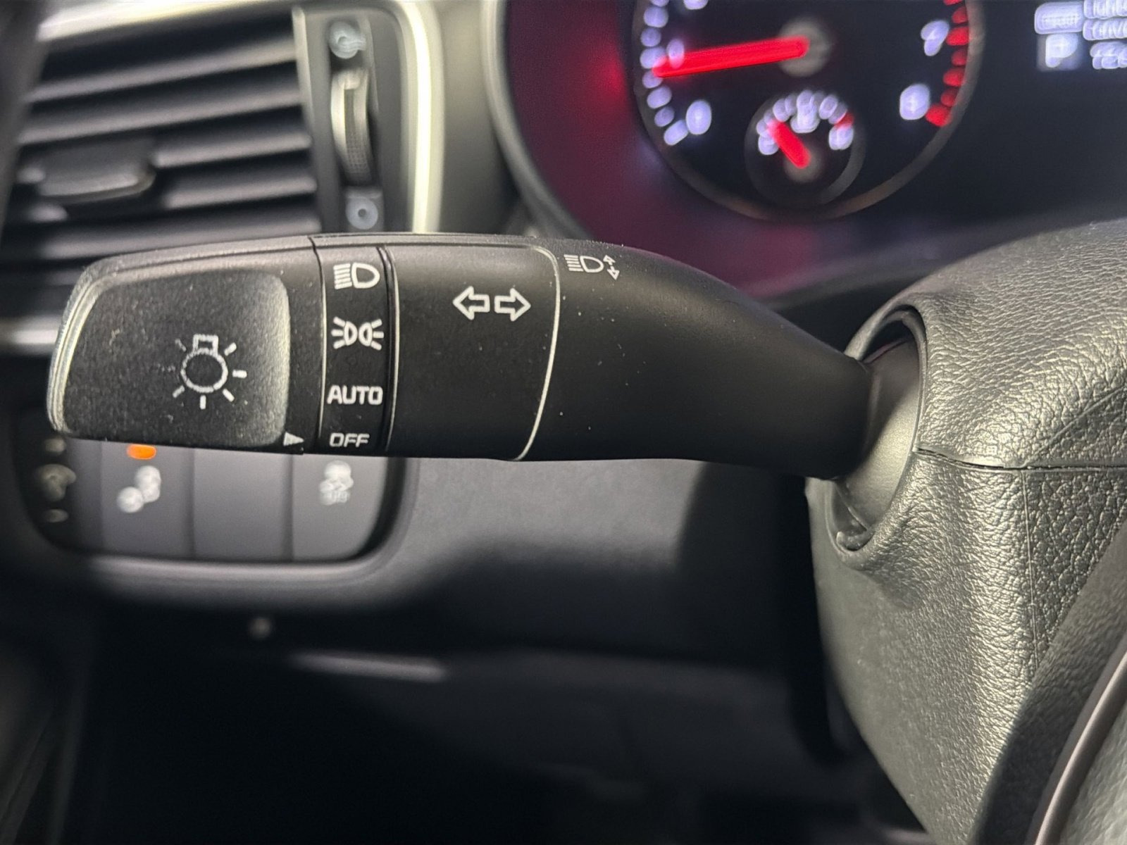 Used 2019 Kia Sorento LX w/ LX Convenience Package image 21