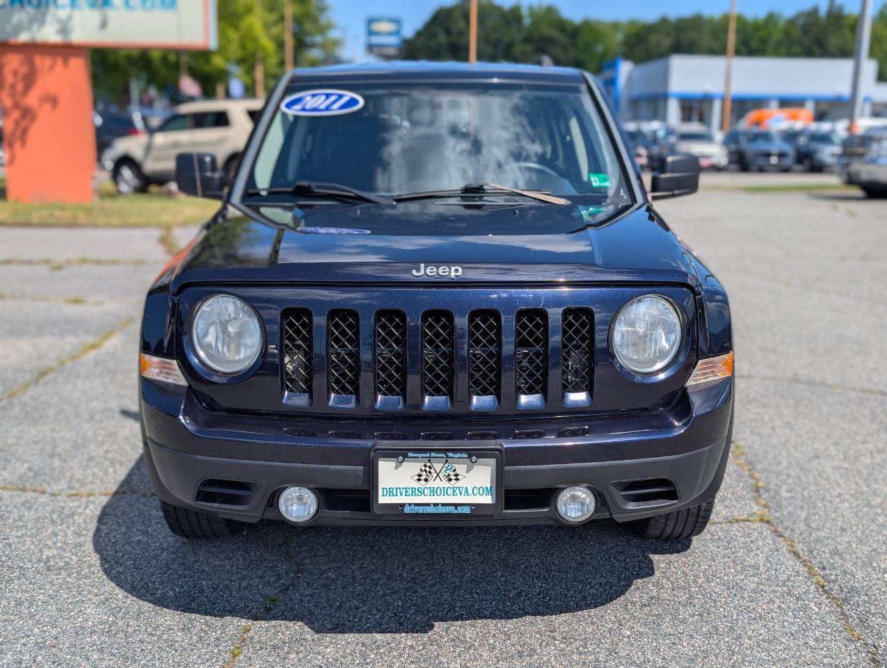 Used 2011 Jeep Patriot Latitude FWD image 11