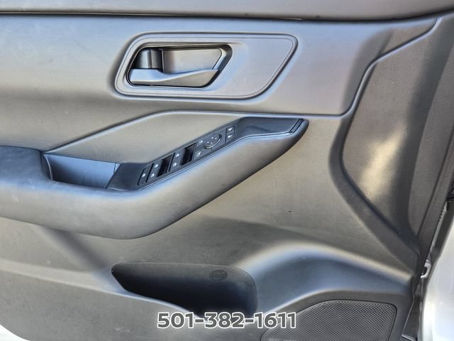 Used 2024 Nissan Rogue S AWD/4WD image 28