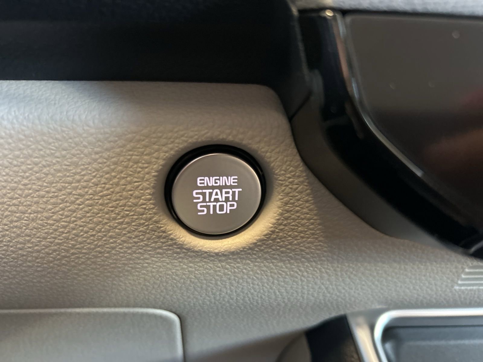 New 2026 Kia Carnival EX image 34