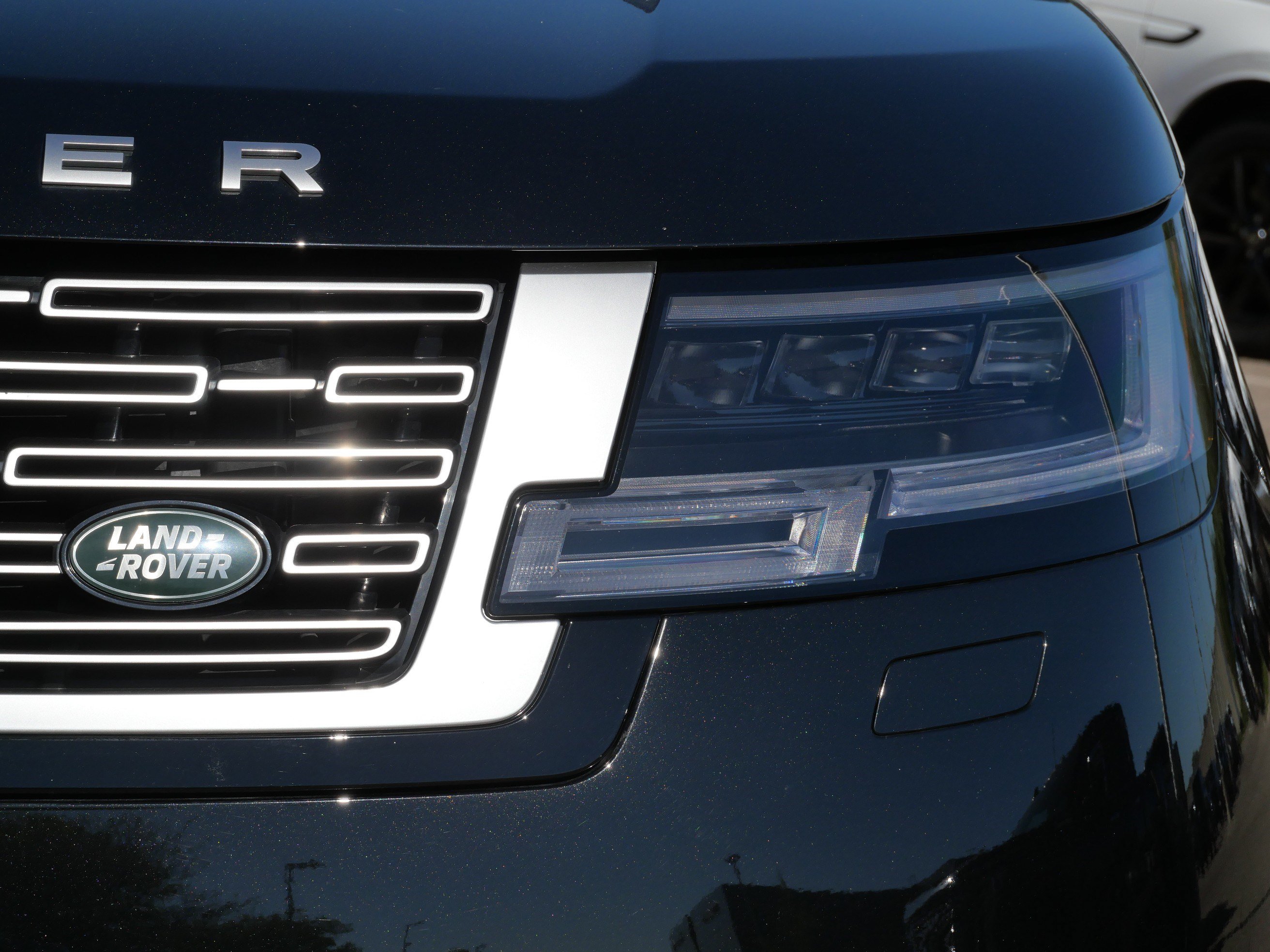 Certified 2023 Land Rover Range Rover Autobiography AWD/4WD image 9