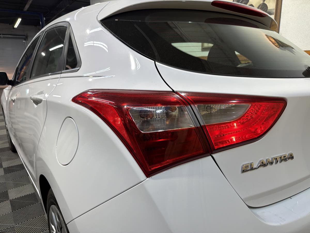 Used 2017 Hyundai Elantra GT image 9