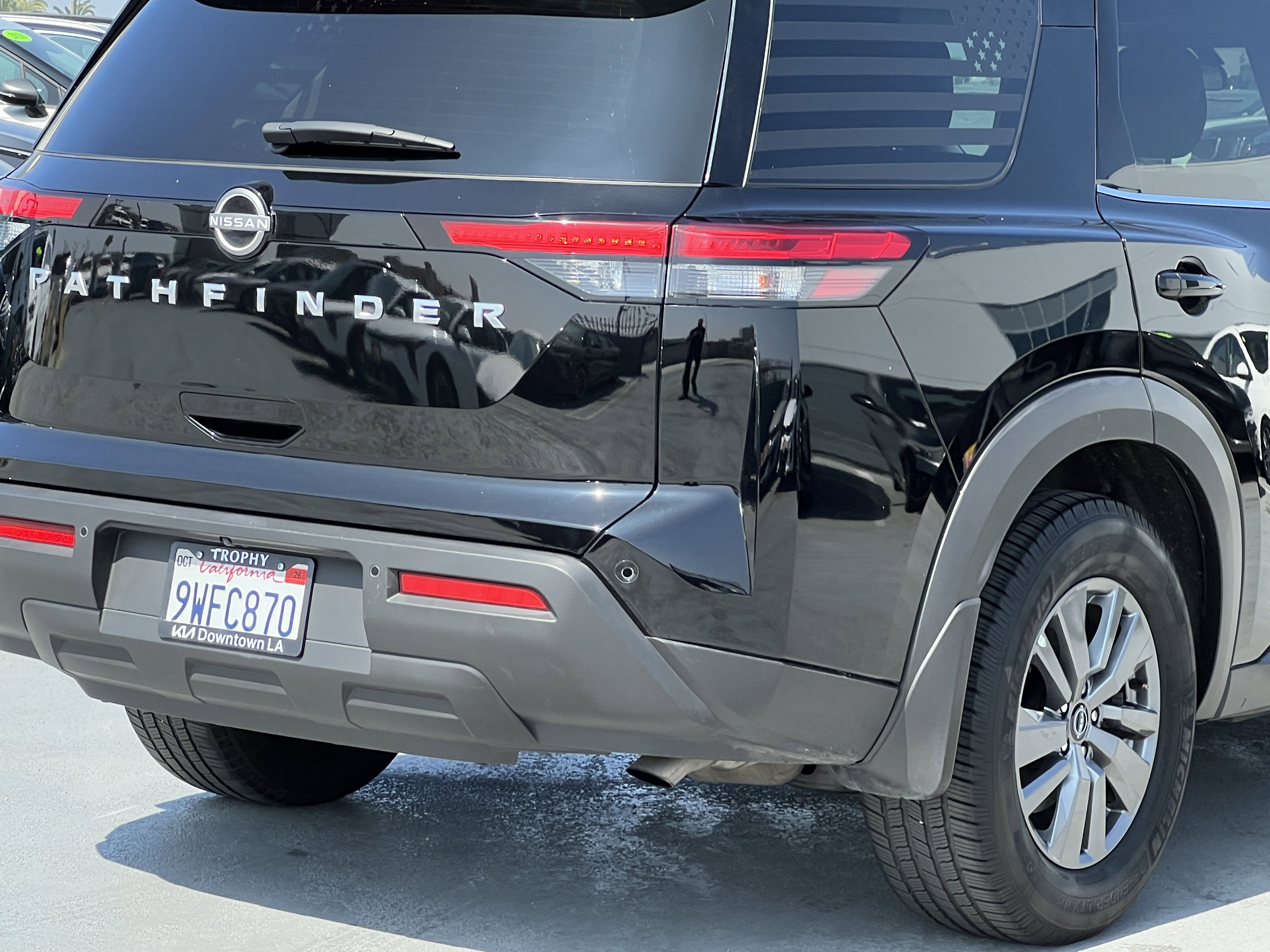 Used 2025 Nissan Pathfinder SV w/ Cargo Package image 8