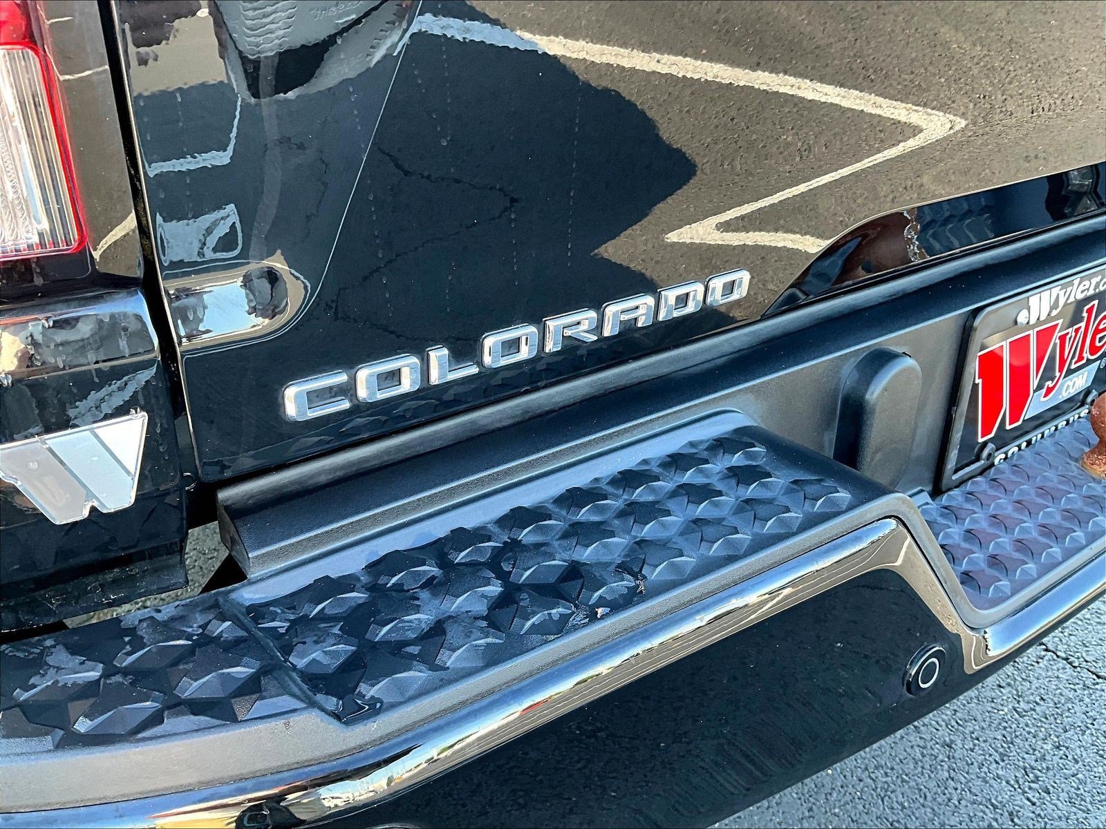 Used 2025 Chevrolet Colorado W/T AWD/4WD image 25