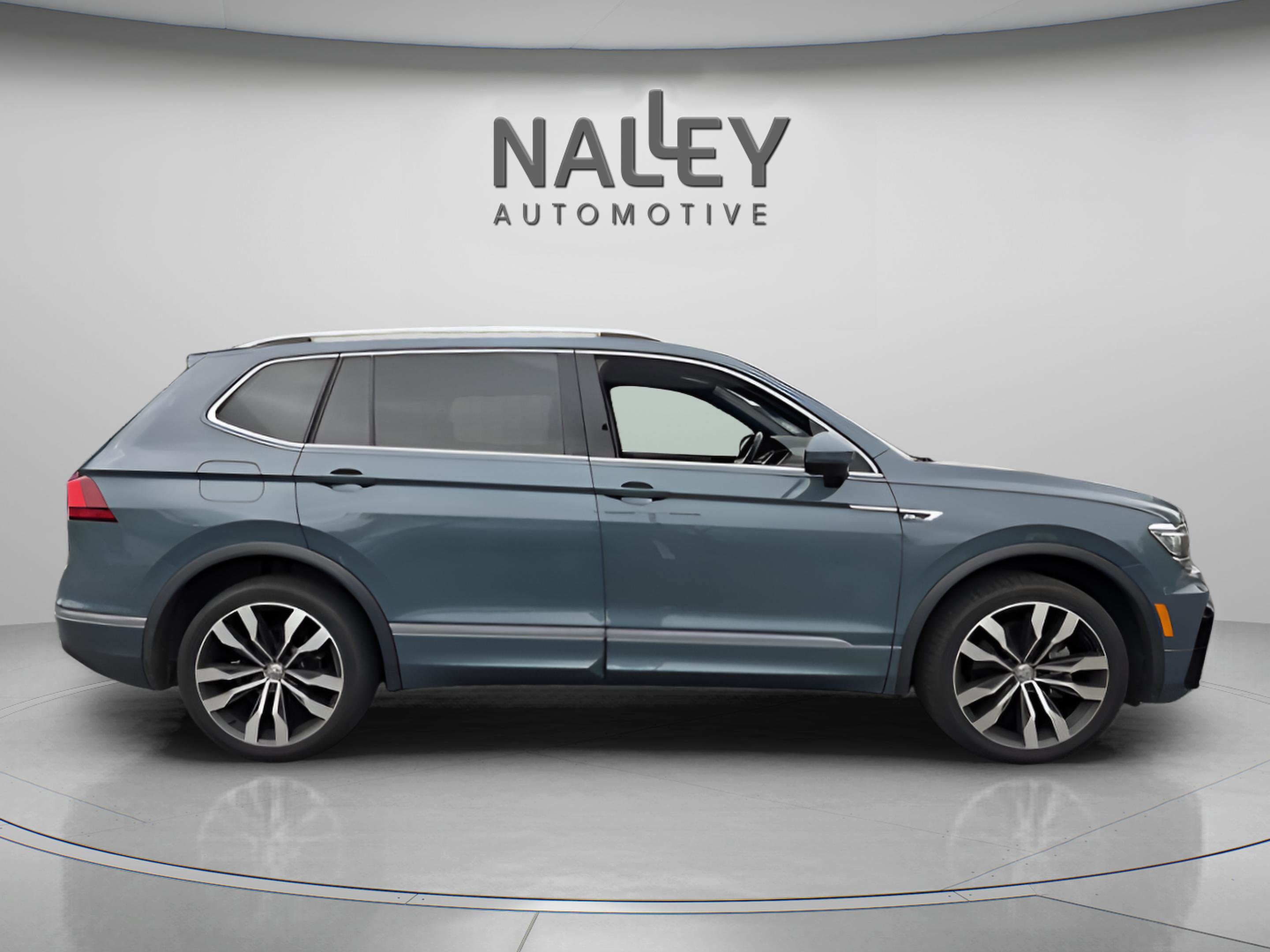 Used 2021 Volkswagen Tiguan SEL Premium R-Line image 6