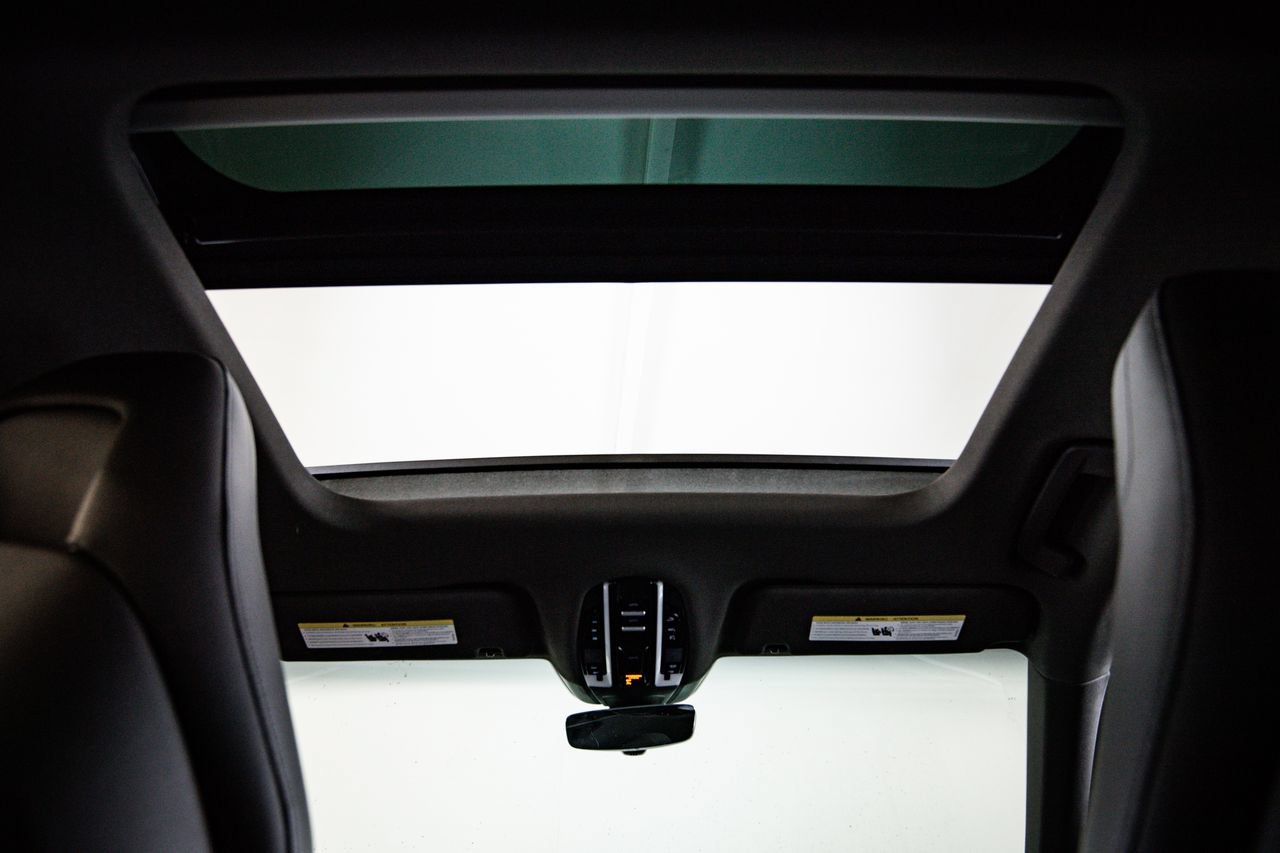 Certified 2023 Porsche Panamera 4 Platinum Edition AWD/4WD image 31