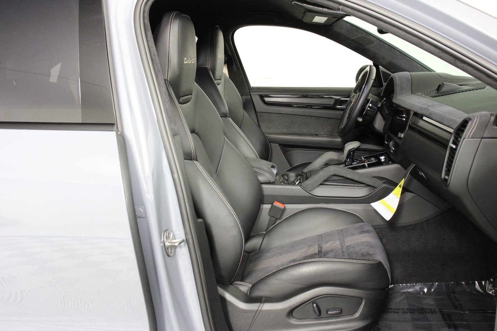 Certified 2023 Porsche Cayenne Turbo GT image 30