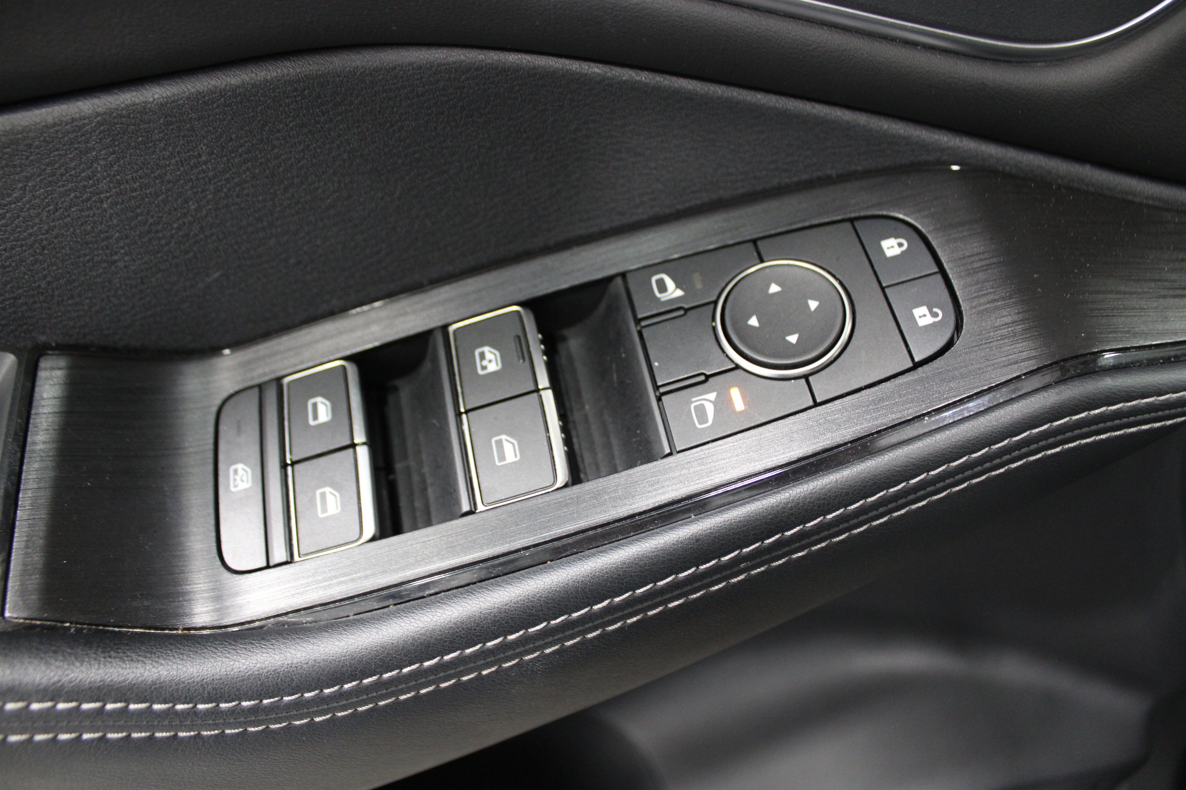 Used 2024 Nissan Rogue Platinum w/ Platinum Premium Package AWD/4WD image 7