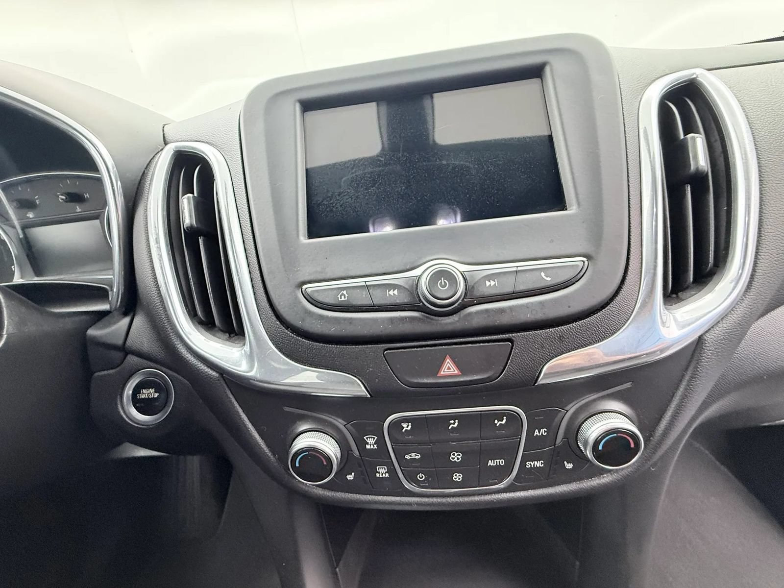 Used 2019 Chevrolet Equinox LT FWD image 12