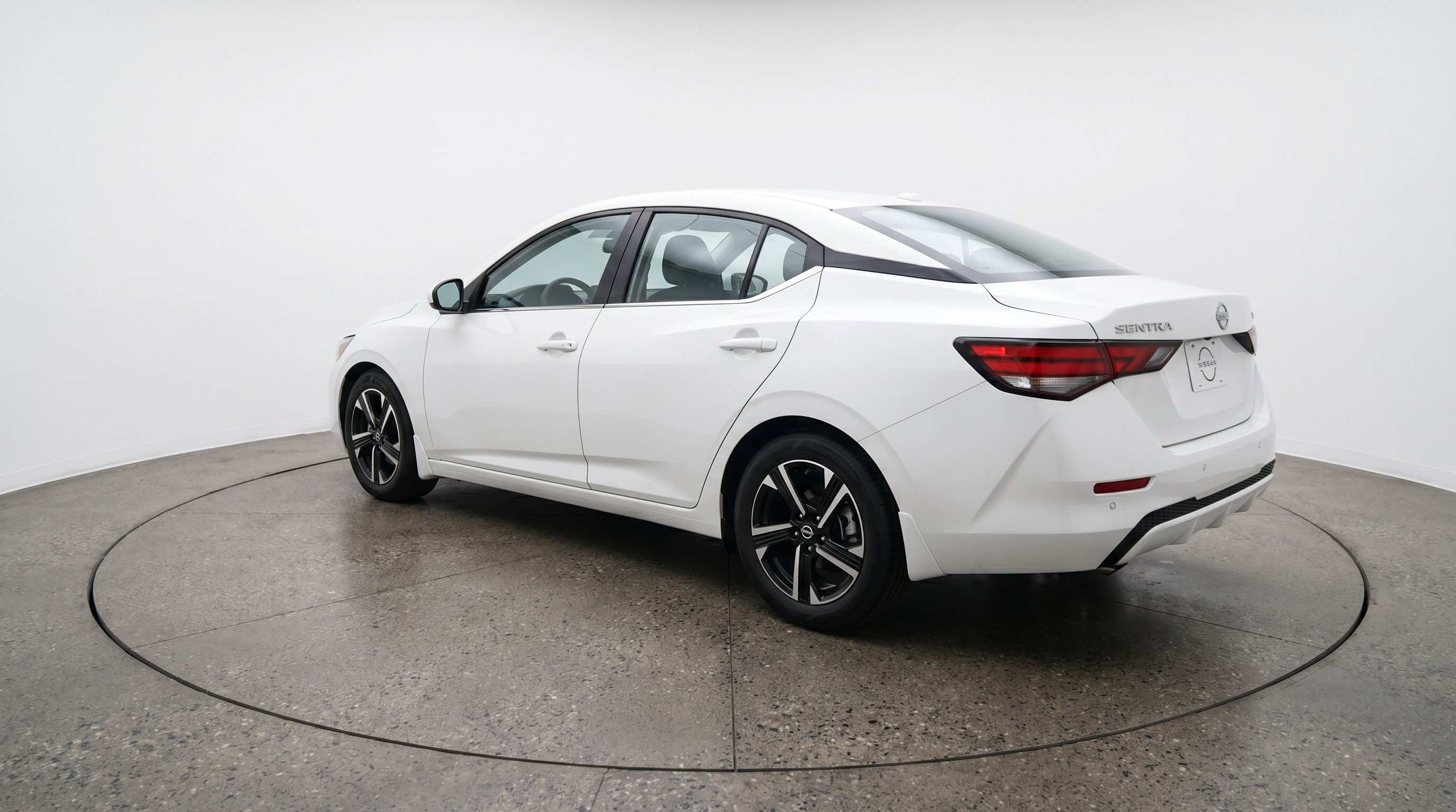 Used 2025 Nissan Sentra SV FWD image 6