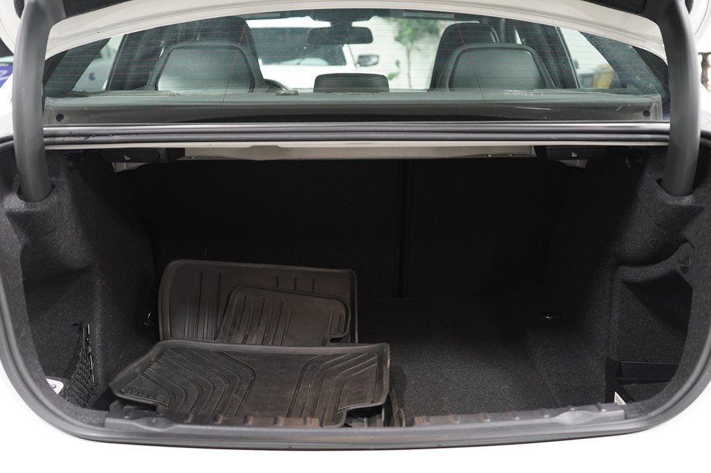 Used 2018 BMW M3 RWD image 18