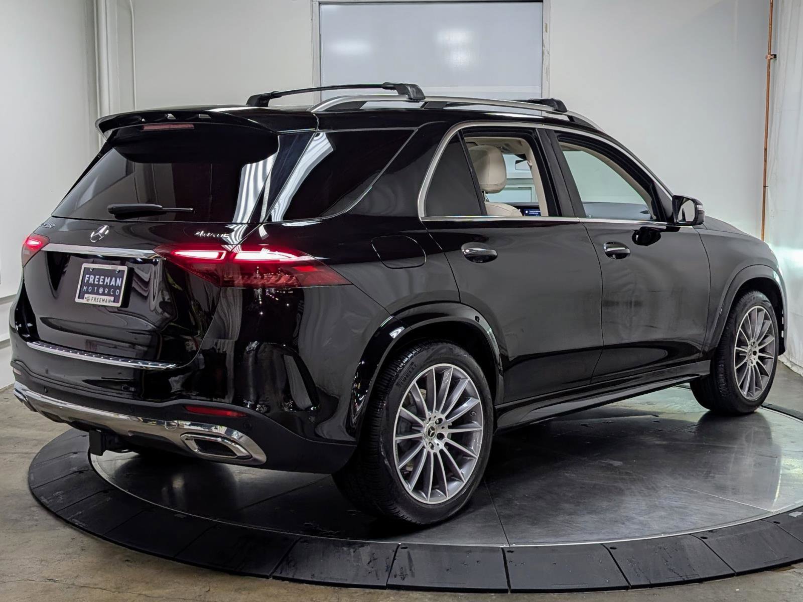 Used 2024 Mercedes-Benz GLE 350 4MATIC w/ AMG Line Exterior image 9