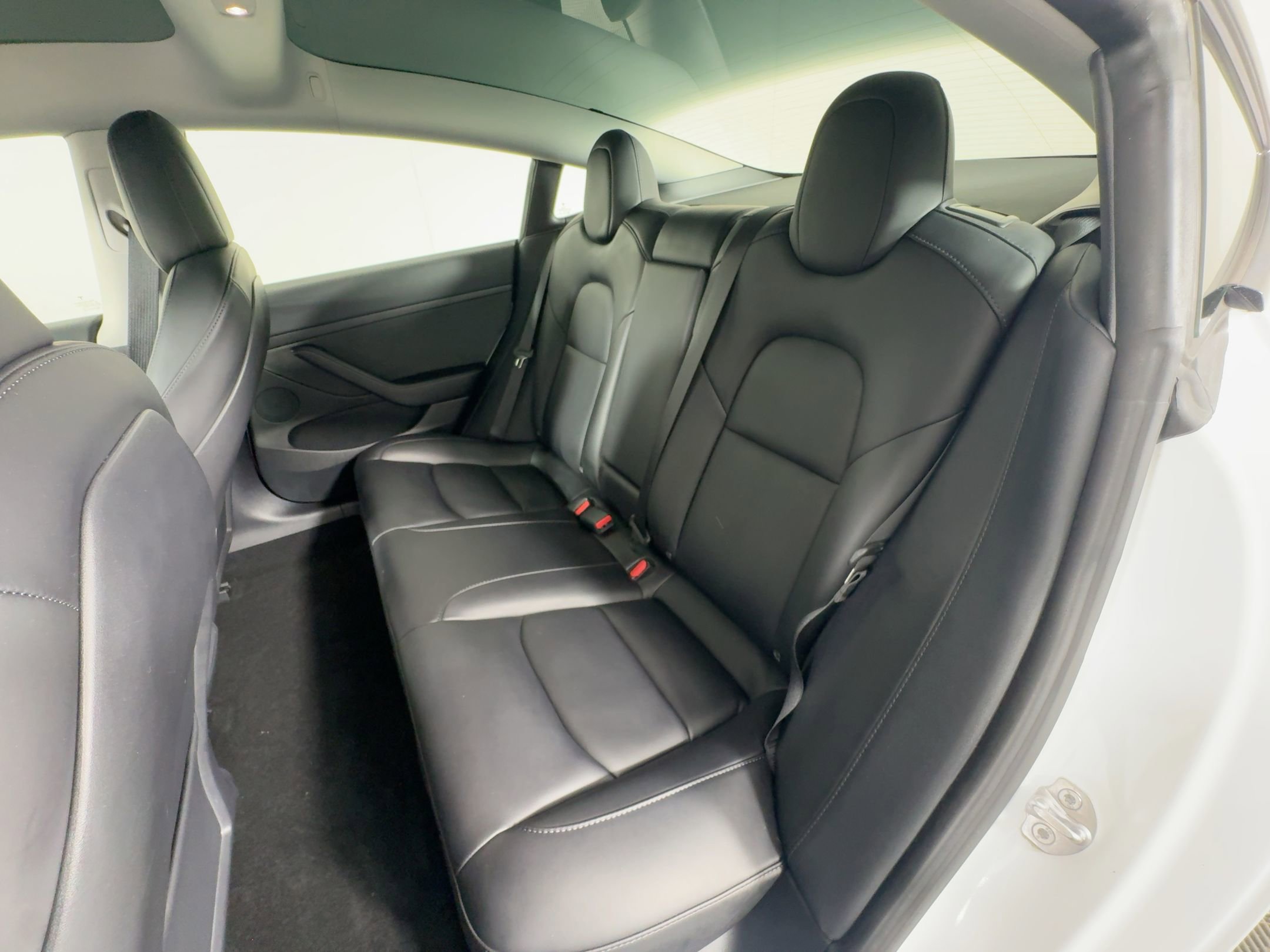 Used 2022 Tesla Model 3 Standard Range image 13