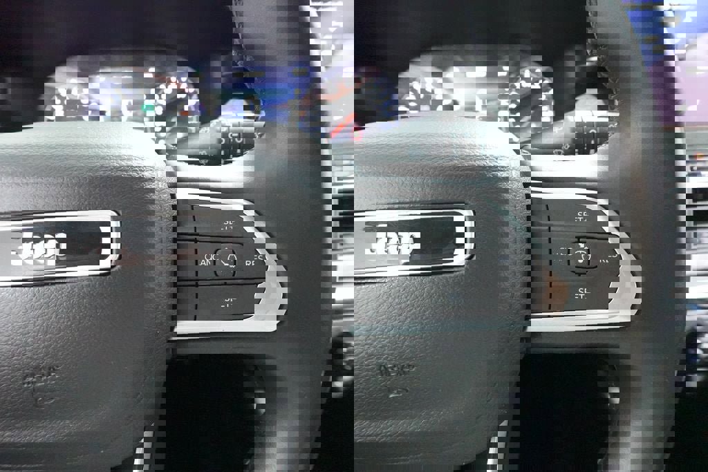 Used 2022 Jeep Compass Latitude image 13