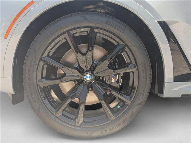 New 2026 BMW X7 M60i w/ Climate Comfort Package image 10