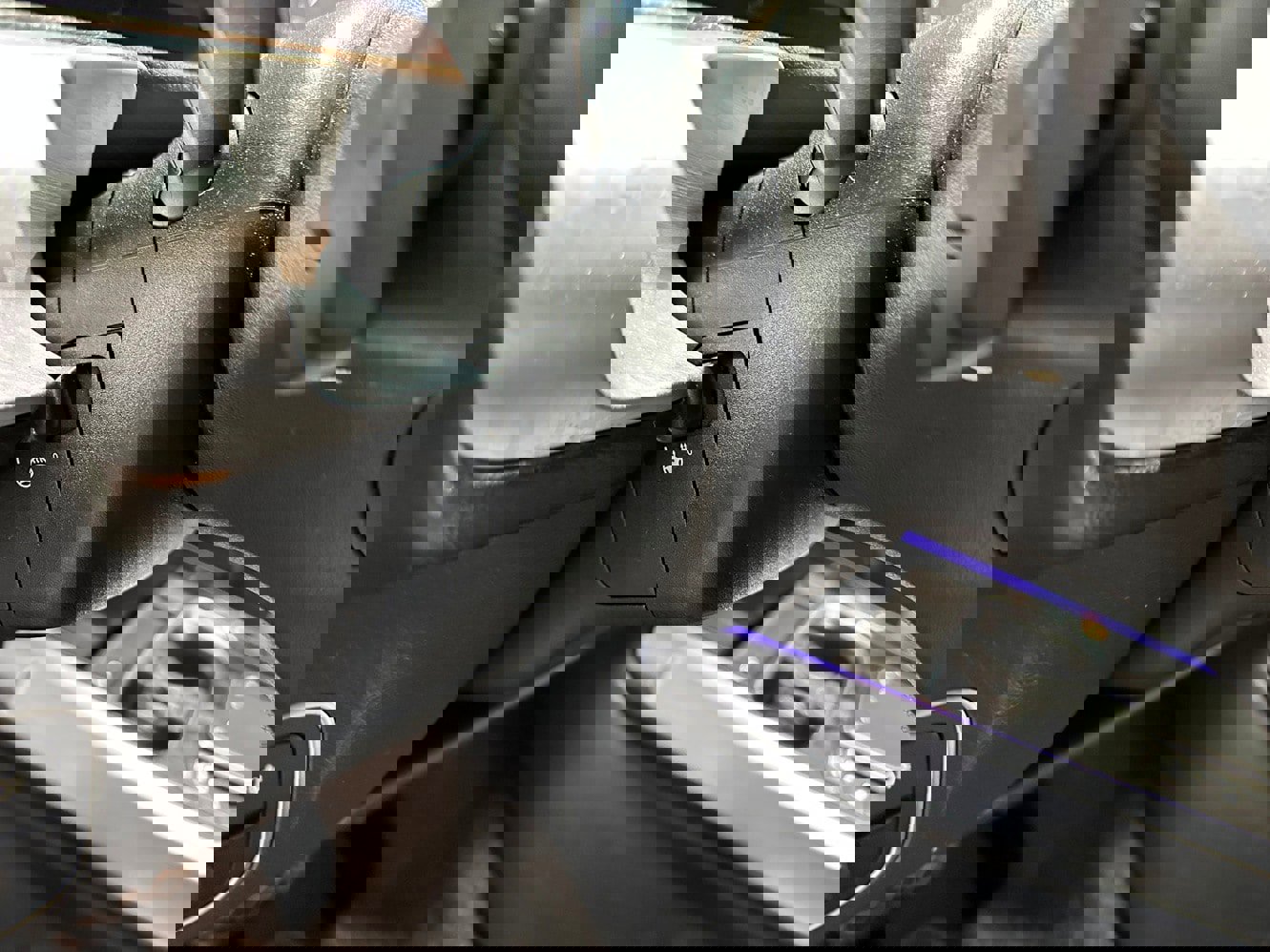 Used 2022 Mercedes-Benz GLB 250 4MATIC image 16