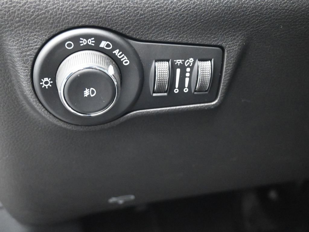 New 2026 Jeep Compass Latitude image 21