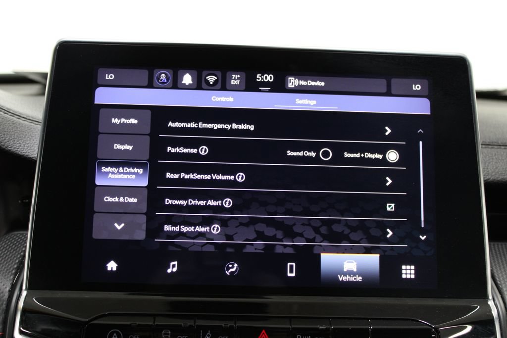 Used 2025 Jeep Compass Trailhawk AWD/4WD image 44