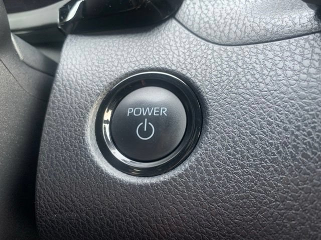 Used 2025 Toyota Camry SE FWD image 16