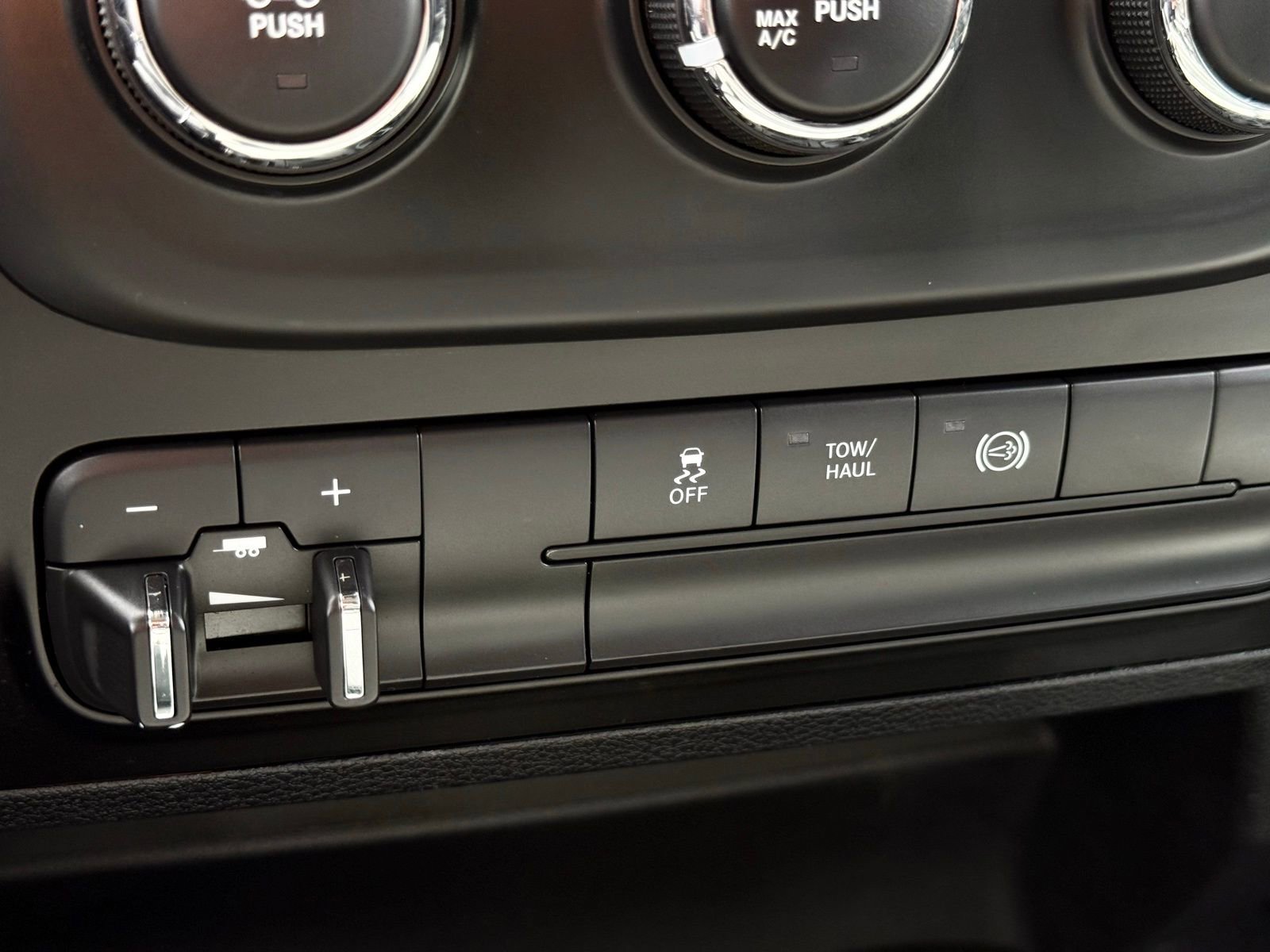 Used 2016 RAM 3500 Tradesman w/ Popular Equipment Group image 48