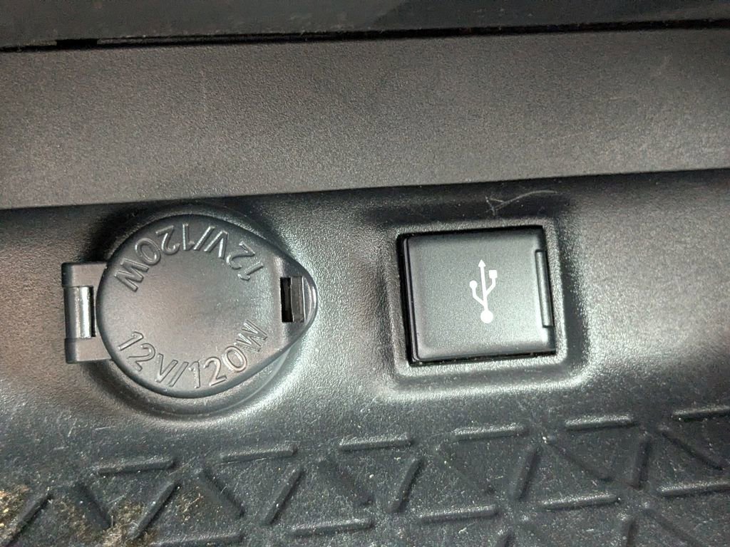 Used 2022 Toyota RAV4 LE AWD/4WD image 20