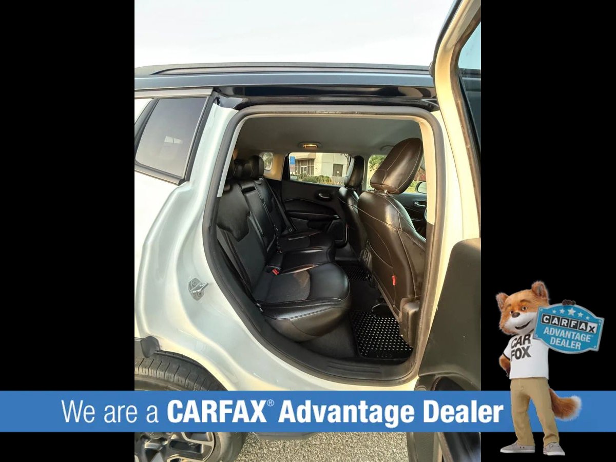 Used 2020 Jeep Compass Trailhawk AWD/4WD image 36