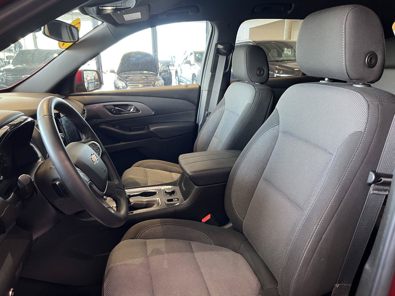 Used 2023 Chevrolet Traverse LT AWD/4WD image 13