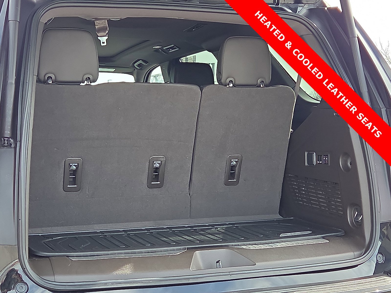 Used 2024 GMC Yukon Denali image 9