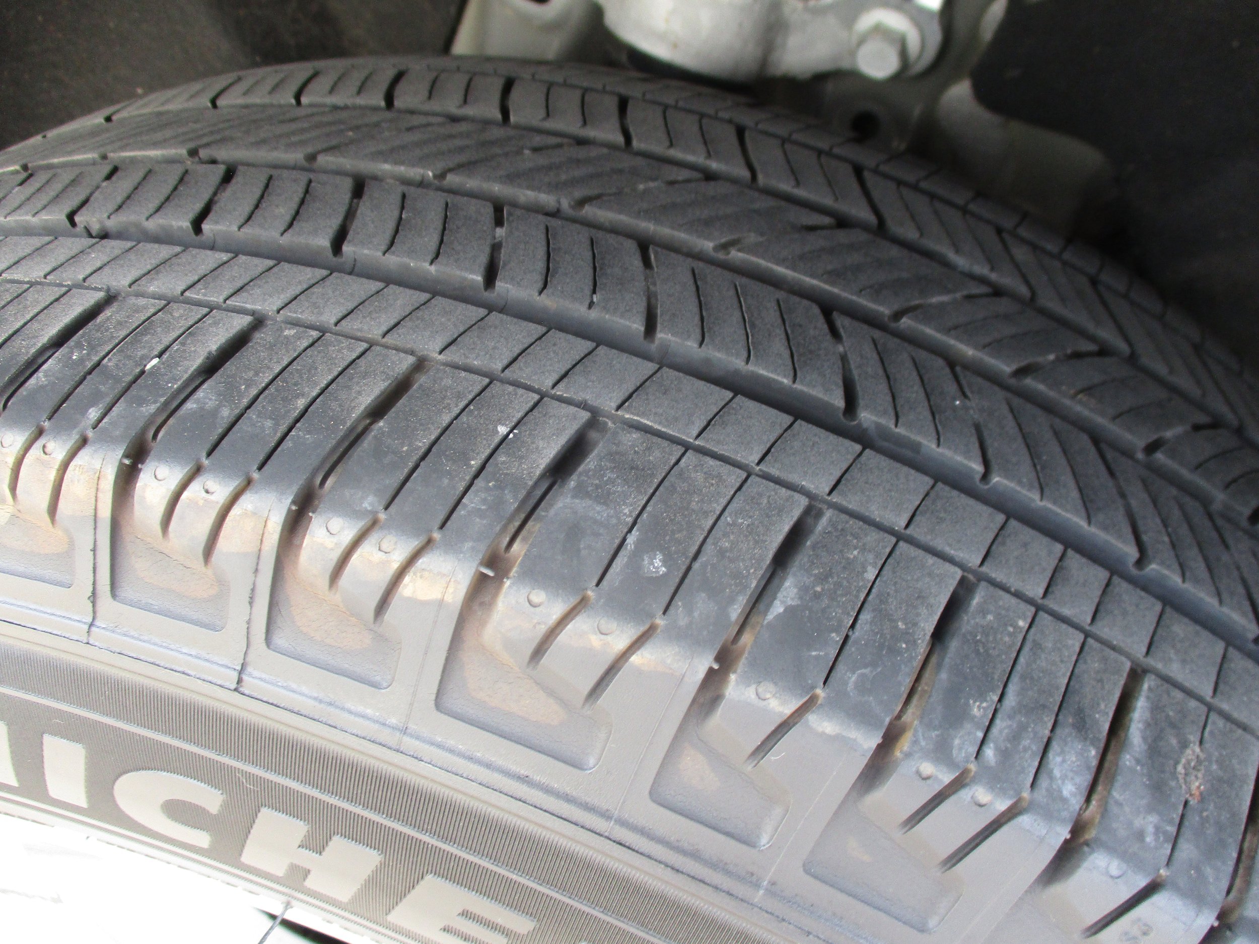 Used 2023 Ford Explorer XLT w/ Equipment Group 202A AWD/4WD image 15