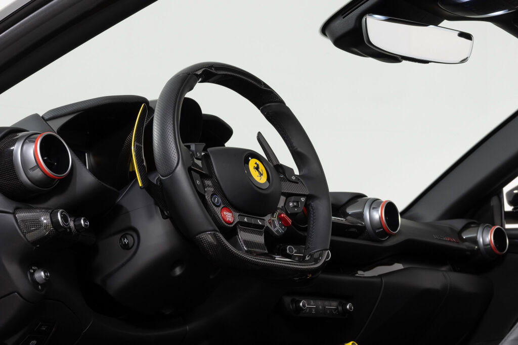 Used 2023 Ferrari 812 GTS image 32