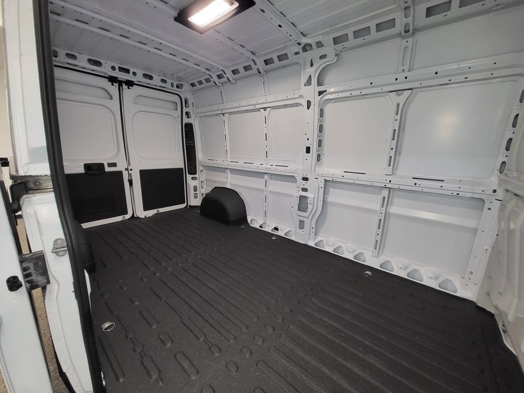 New 2026 RAM ProMaster 2500 w/ Quick Order Package 22G SLT FWD image 9