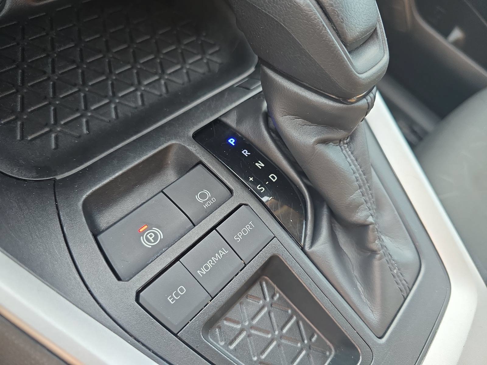 Used 2024 Toyota RAV4 XLE FWD image 24