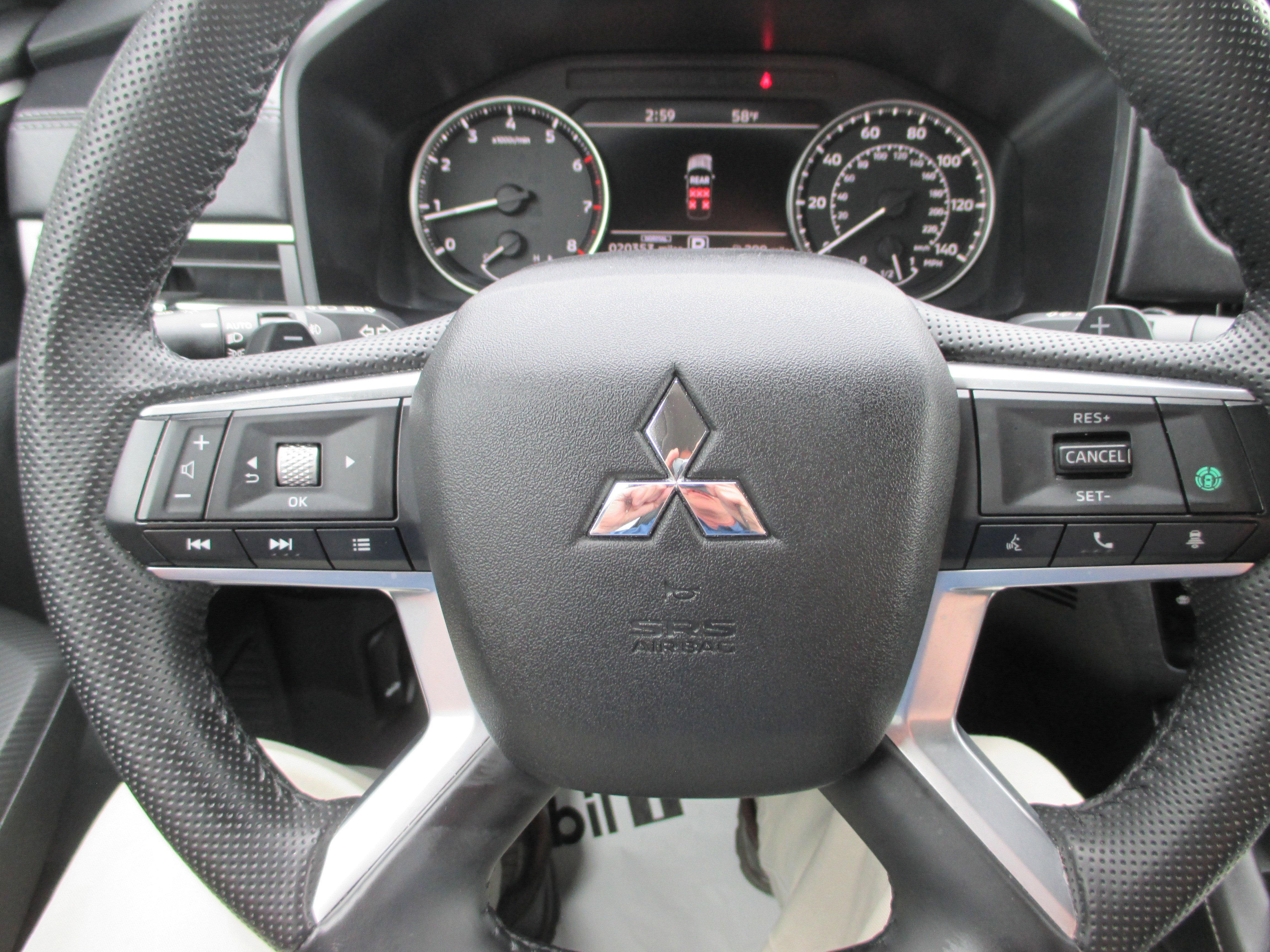 Used 2025 Mitsubishi Outlander SE AWD/4WD image 22