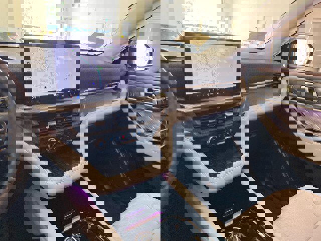 Used 2025 Ford Explorer Platinum w/ LUX Leather Package image 14