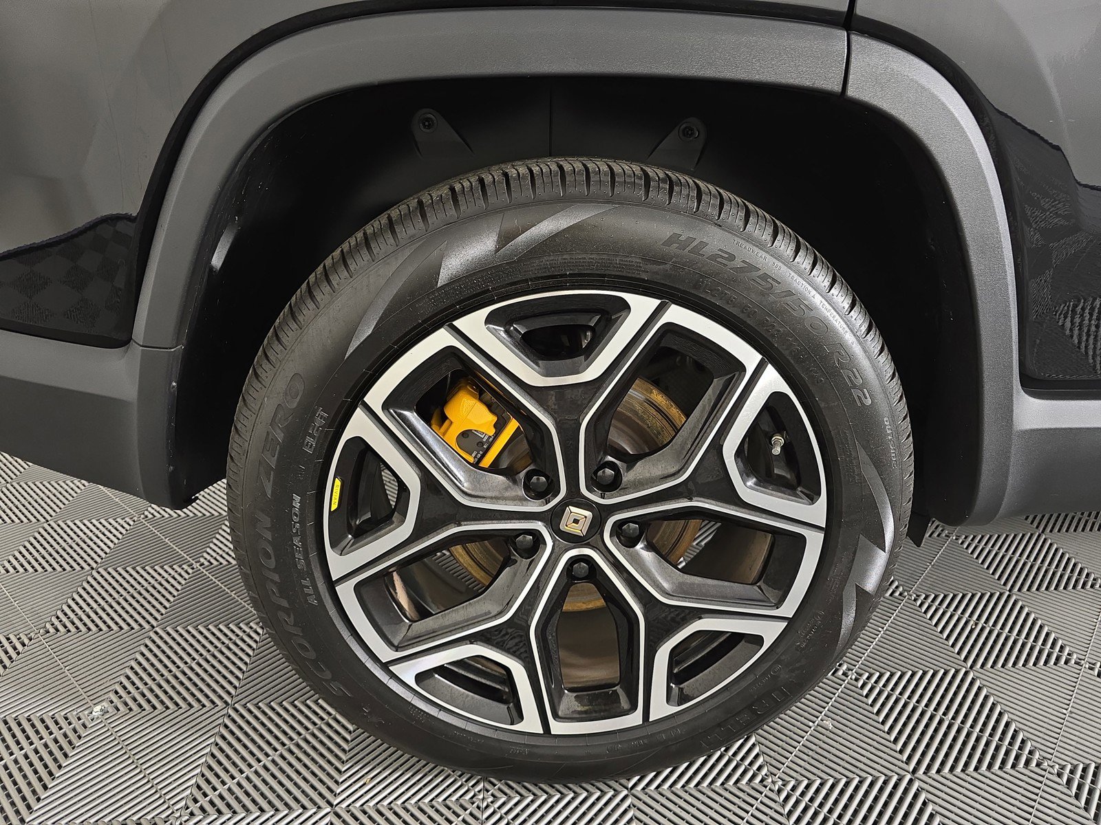 Used 2022 Rivian R1S Launch Edition image 12