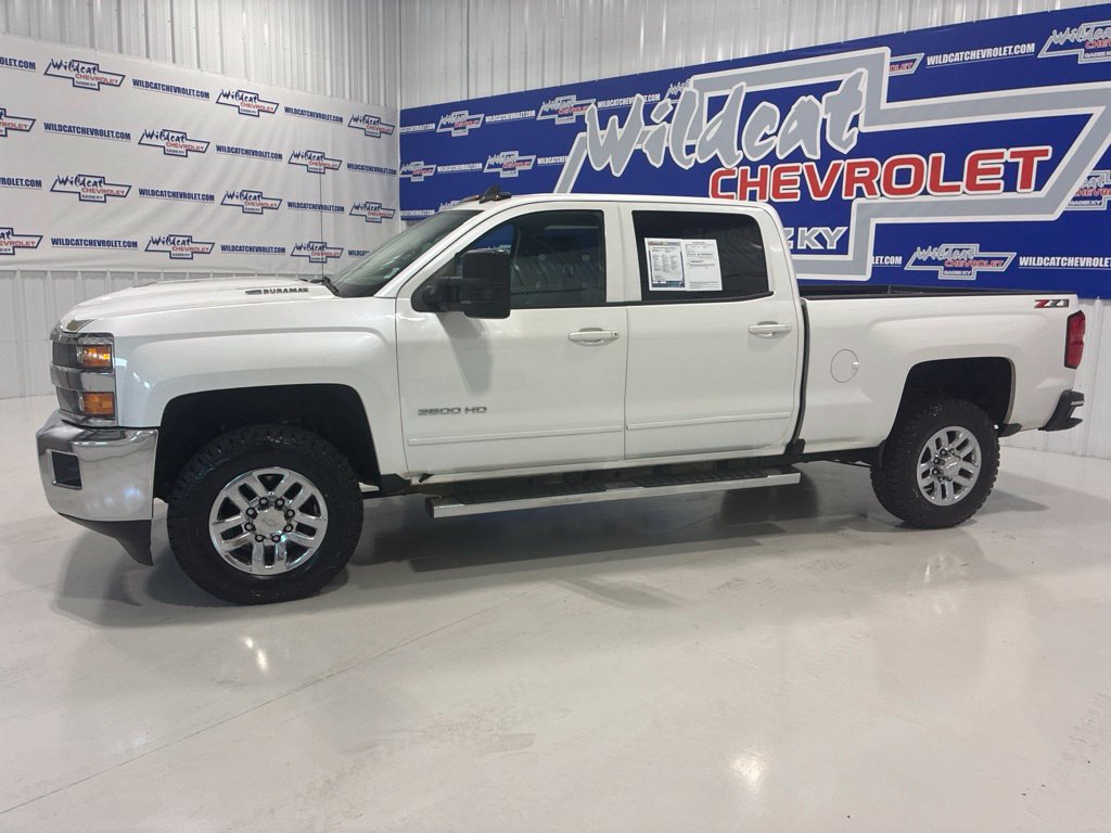 Used 2018 Chevrolet Silverado 3500 LT w/ LT Convenience Package AWD/4WD image 3