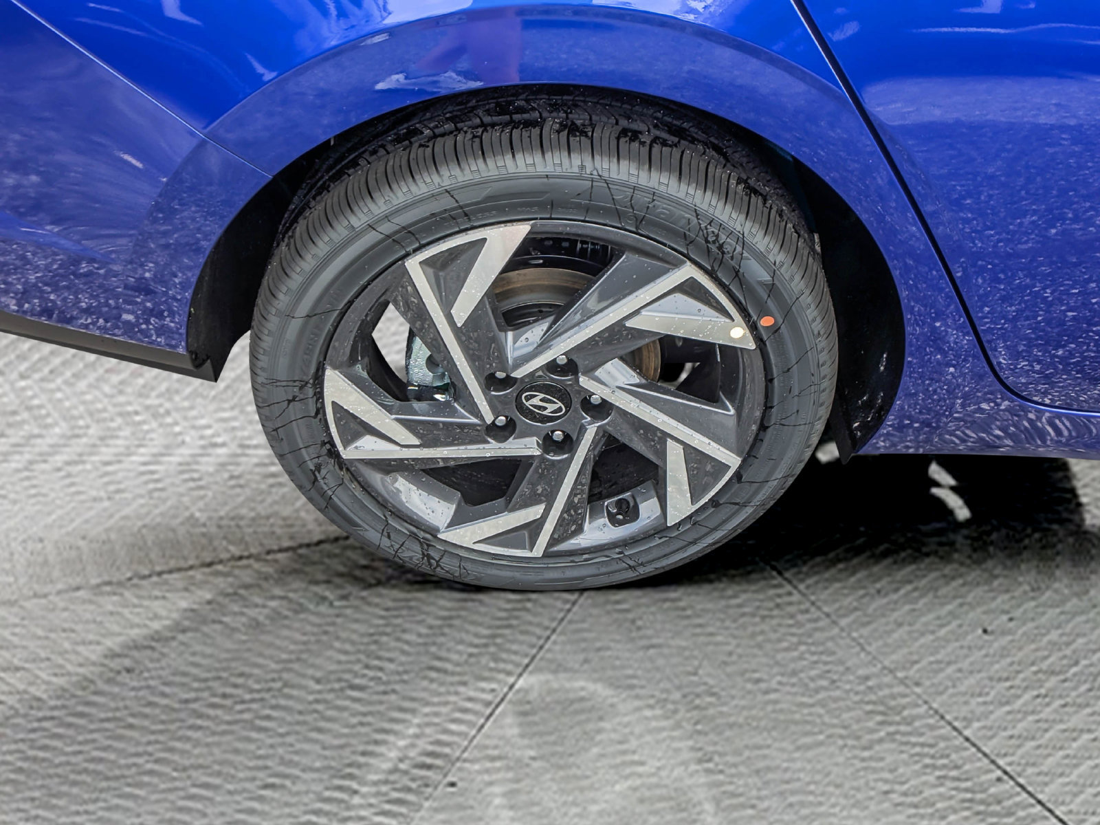 Used 2025 Hyundai Elantra SEL FWD image 11